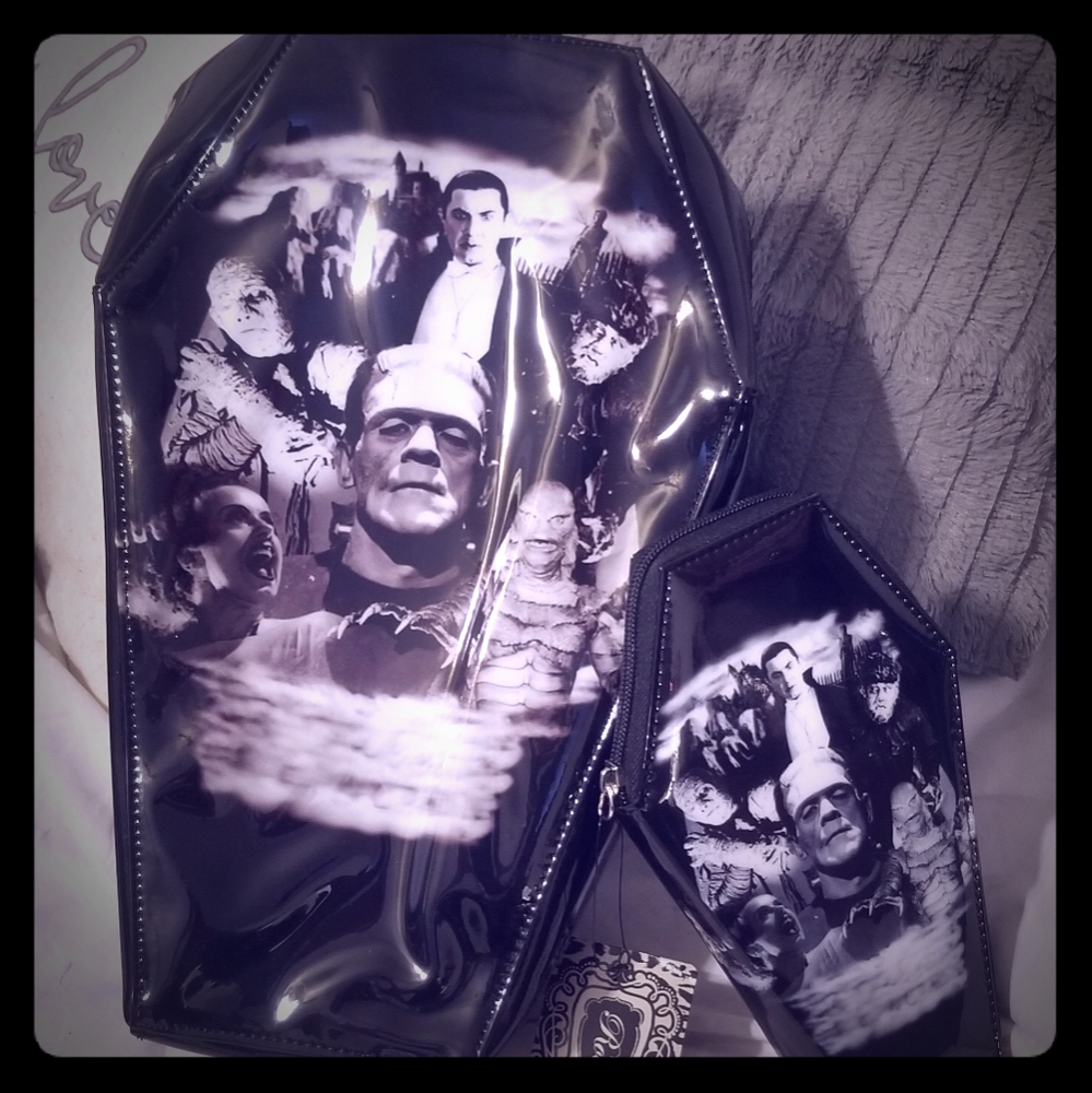 Rock Rebel Monster coffin backpack set